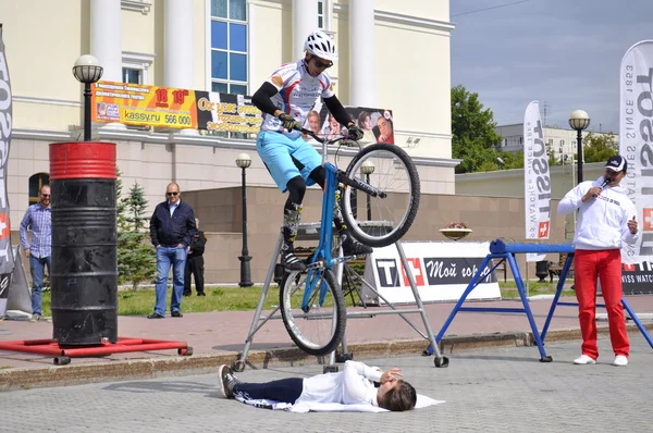 Michail sukhanov výkon, mistry Ruska na tri cyklu — Stock fotografie