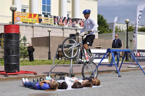 Timur Ibragimov performance, champions of Russia on a cycle tria — Stock Photo, Image