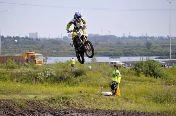 Competiciones regionales de cross-country en Tyumen 02.08.2014 . —  Fotos de Stock