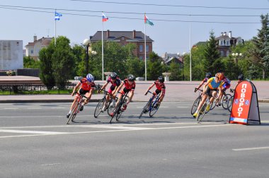 bir gün tyumen, 09.08.2014 bir sporcu. Bisiklete binme.
