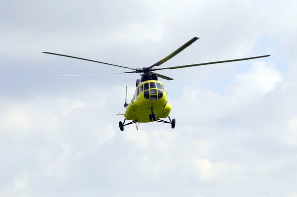 Hava gösteri "utair ziyarette". Tyumen, Rusya. 16.08.2014. mi-8 — Stok fotoğraf