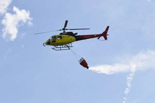 Espectáculo aéreo "En visita en Utair". Tyumen, Rusia. 16.08.2014. El — Foto de Stock