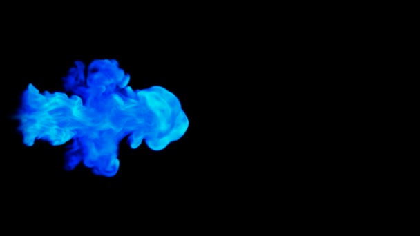 Colorido flujo de humo abstracto. Canal alfa está incluido — Vídeos de Stock