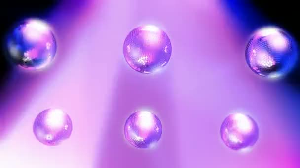 Seis bolas de disco giratorias con luces reflejadas . — Vídeo de stock