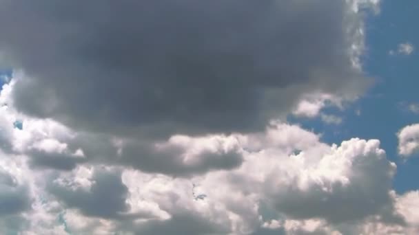 Cielo - Nuvole e cielo blu . — Video Stock