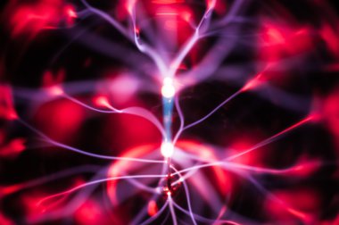 Plazma karanlıkta ışık ışınları