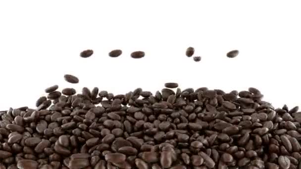 Φρυγμένους κόκκους καφέ ανάμειξη με αργή κίνηση — Αρχείο Βίντεο