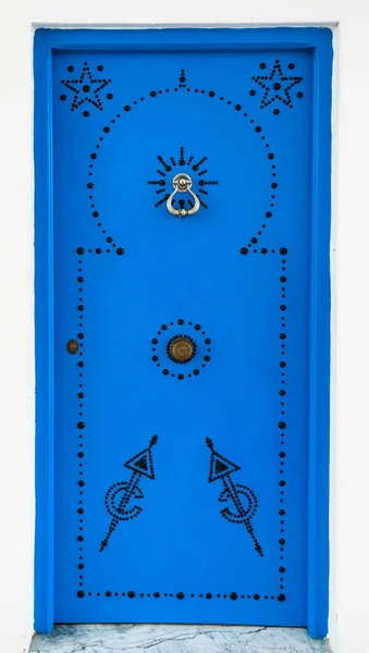 Andalusische stijl blauwe deur — Stockfoto