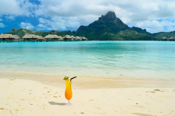 Sex på stranden — Stockfoto