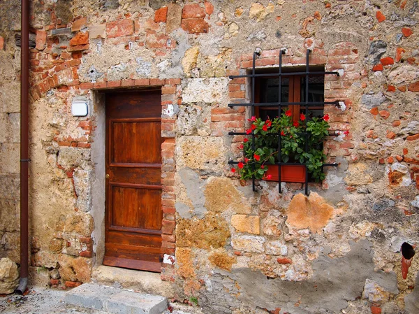 Vecchia facciata in mattoni — Foto Stock