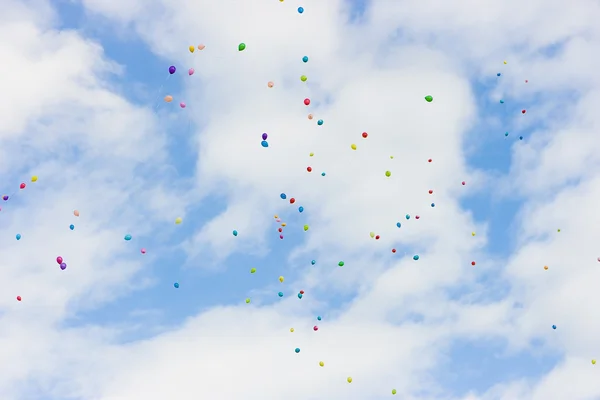 Ballonger på himlen — Stockfoto