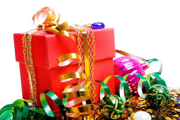 Noel hediyesi Kırmızı bir kutu içinde — Stok fotoğraf