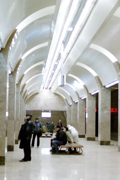 Passageiro na estação de metrô na Rússia — Fotografia de Stock