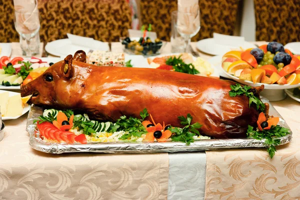kızartma emzirmeyi pig