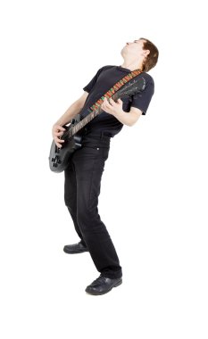 adam beyaz zemin üzerinde. performans bir elektro gitar ile