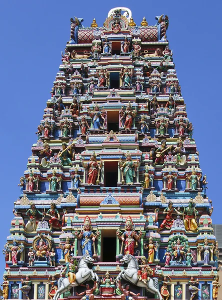 Gopuram del templo hindú —  Fotos de Stock
