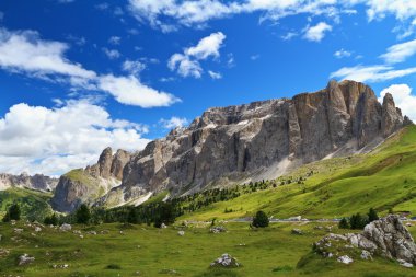 Sella dağ ve yüksek gardena Vadisi