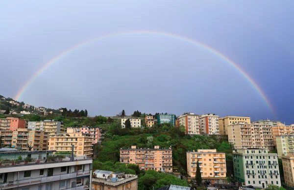 Arc-en-ciel sur Gênes — Photo