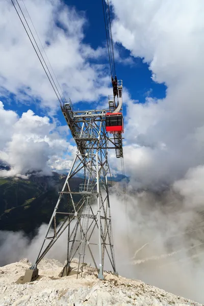Cableway in Italian Dolomites — Stock Photo, Image