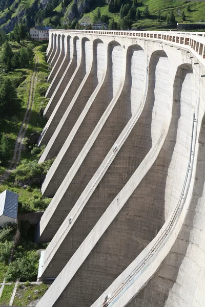 Barragem de betão — Fotografia de Stock