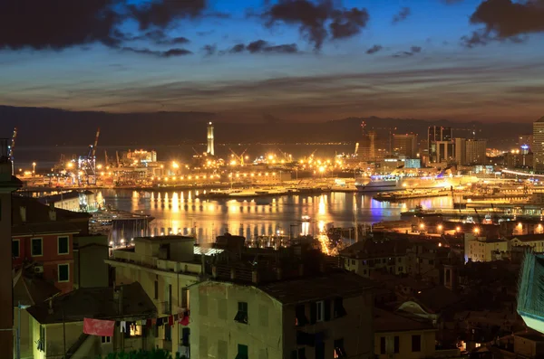 Génova e o porto à noite — Fotografia de Stock