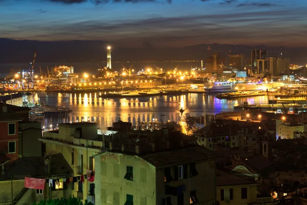 在热那亚，意大利古港 — 图库照片