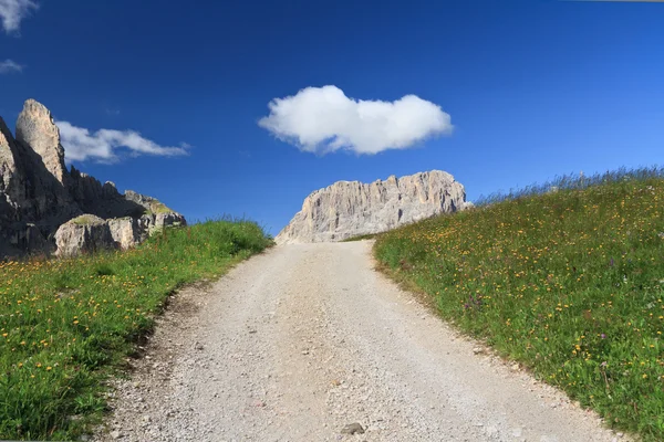 Dolomiti - брудні дороги — стокове фото