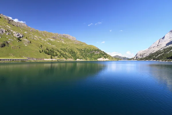 Dolomiti - embalse de Fedaia — Foto de Stock