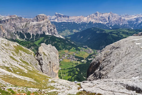 Dolomiti - val badia ptaka — Zdjęcie stockowe