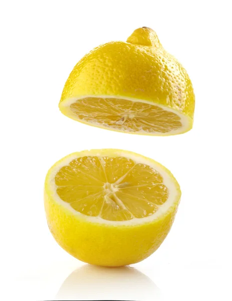 Meio limão fresco — Fotografia de Stock