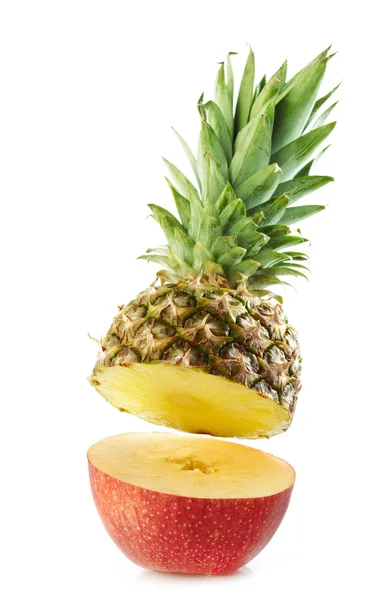 Halve ananas — Stockfoto