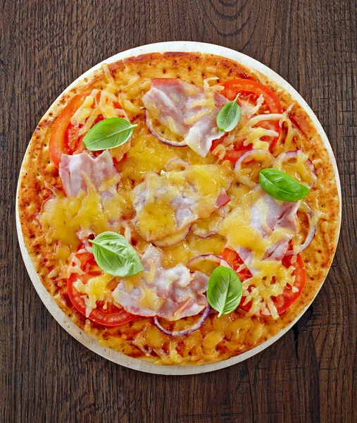 Pizza with bacon and tomato — Stock Photo, Image