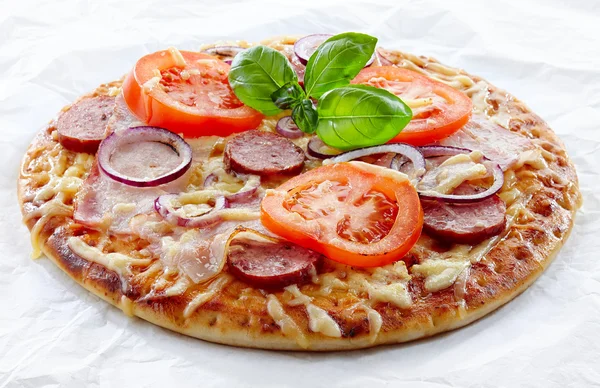 Salami and tomato pizza — Stock Photo, Image
