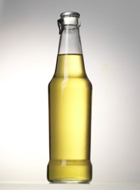 Alkollü bira içecek şişe