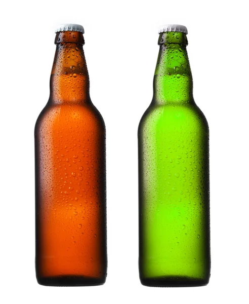 Braune und grüne Bierflaschen — Stockfoto