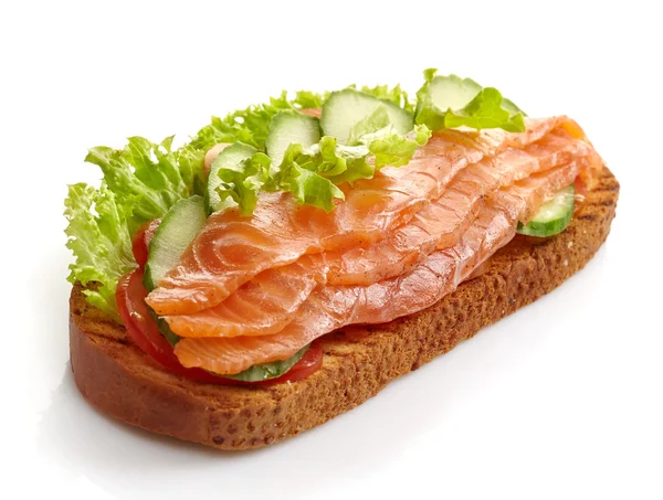 Pan tostado con salmón —  Fotos de Stock