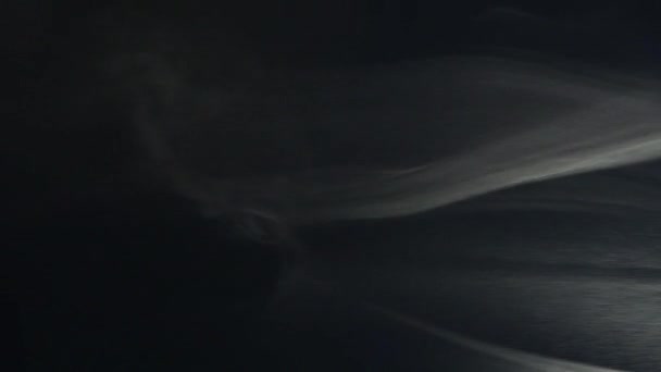 Дым Справа Налево Облако Холодного Тумана Черном Фоне Реалистичный Дым — стоковое видео