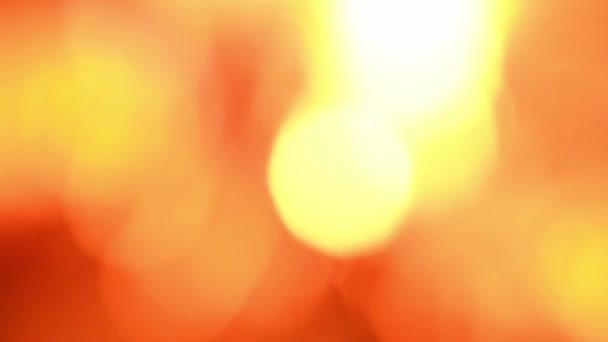 橙色和红色的煤的质地模糊了背景 里面有沙沙作响的蟋蟀的叫声 侧视图 Uhd视频3840X2160 — 图库视频影像
