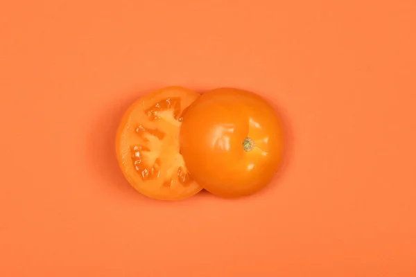 Yellow Tomato Isolated Orange High Resolution Photo Full Depth Field — Stock Photo, Image