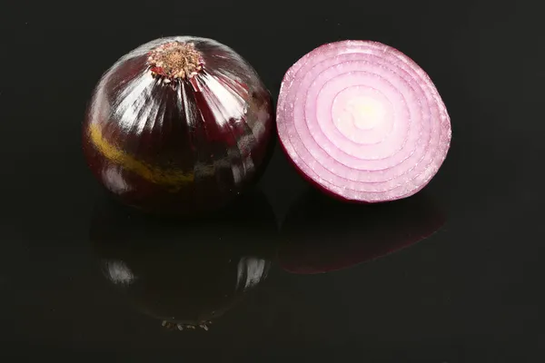 Bombilla Cebolla Roja Aislada Sobre Fondo Negro Acrílico Foto Alta —  Fotos de Stock