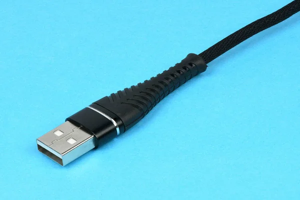 Egy Kék Alapon Izolált Usb Csatlakozó Közelsége Nagy Felbontású Fotó — Stock Fotó