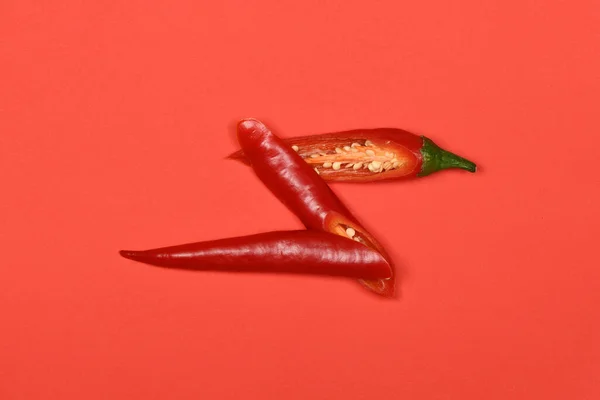 Красный Перец Чили Выделен Красном Фоне Фото Высокого Разрешения Полная — стоковое фото