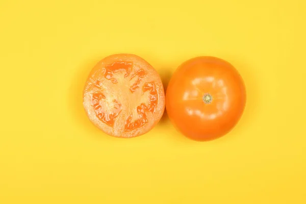 Yellow Tomato Isolated Yellow High Resolution Photo Full Depth Field — Stock Photo, Image