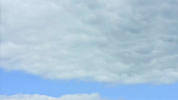 Nuvens Luz Grossas Gradualmente Divergem Melhorar Tempo Lapso Tempo Nuvem — Vídeo de Stock