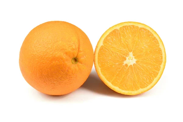 Dokonale Retušovaný Pomeranč Izolovaný Bílém Fotka Vysokém Rozlišení Plná Hloubka — Stock fotografie