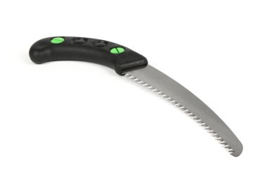 Katlanan bahçe testeresi beyaz bir arka planda, cep testeresi ile izole edilmiş. Yüksek çözünürlüklü. Tam alan derinliği.