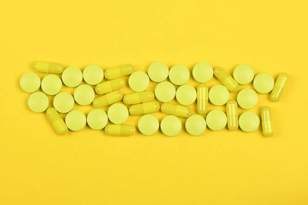 Pharmaceutical Tablets Medicine People Health Heal Diseases Yellow Tablets Yellow — Stock Photo, Image