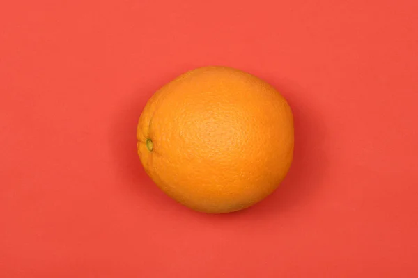 Perfekt Retuschierte Orange Isoliert Auf Rot Foto Hoher Auflösung Volle — Stockfoto