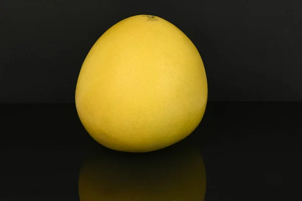 Pomelo Aislado Sobre Fondo Negro Acrílico Foto Alta Resolución Profundidad — Foto de Stock