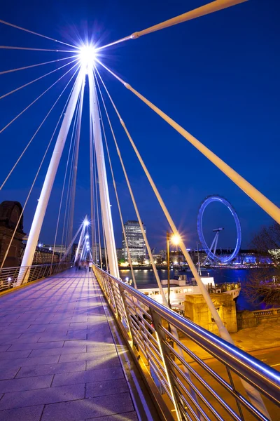 Moderne Brücke — Stockfoto